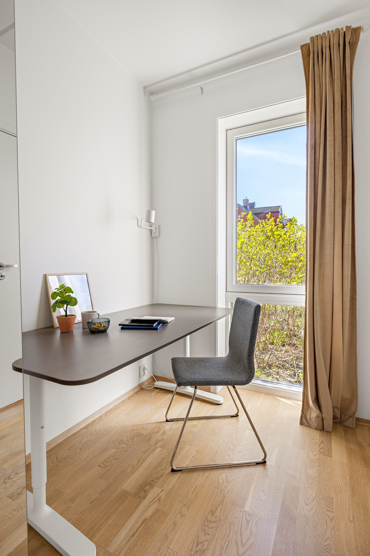 Detaljbilde av skrivebordsløsning. Galleribilde