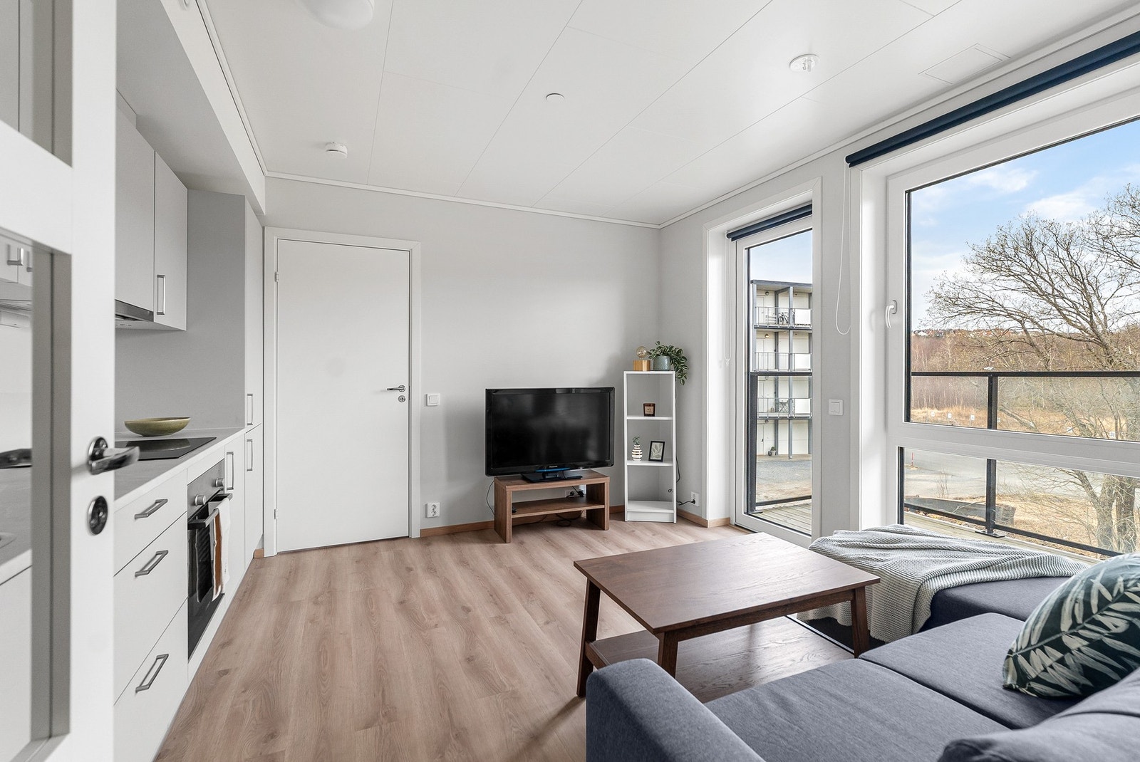 En ny og moderne leilighet med soverom, pent bad, balkong i et område med nærhet til universitet og turområder! Galleribilde