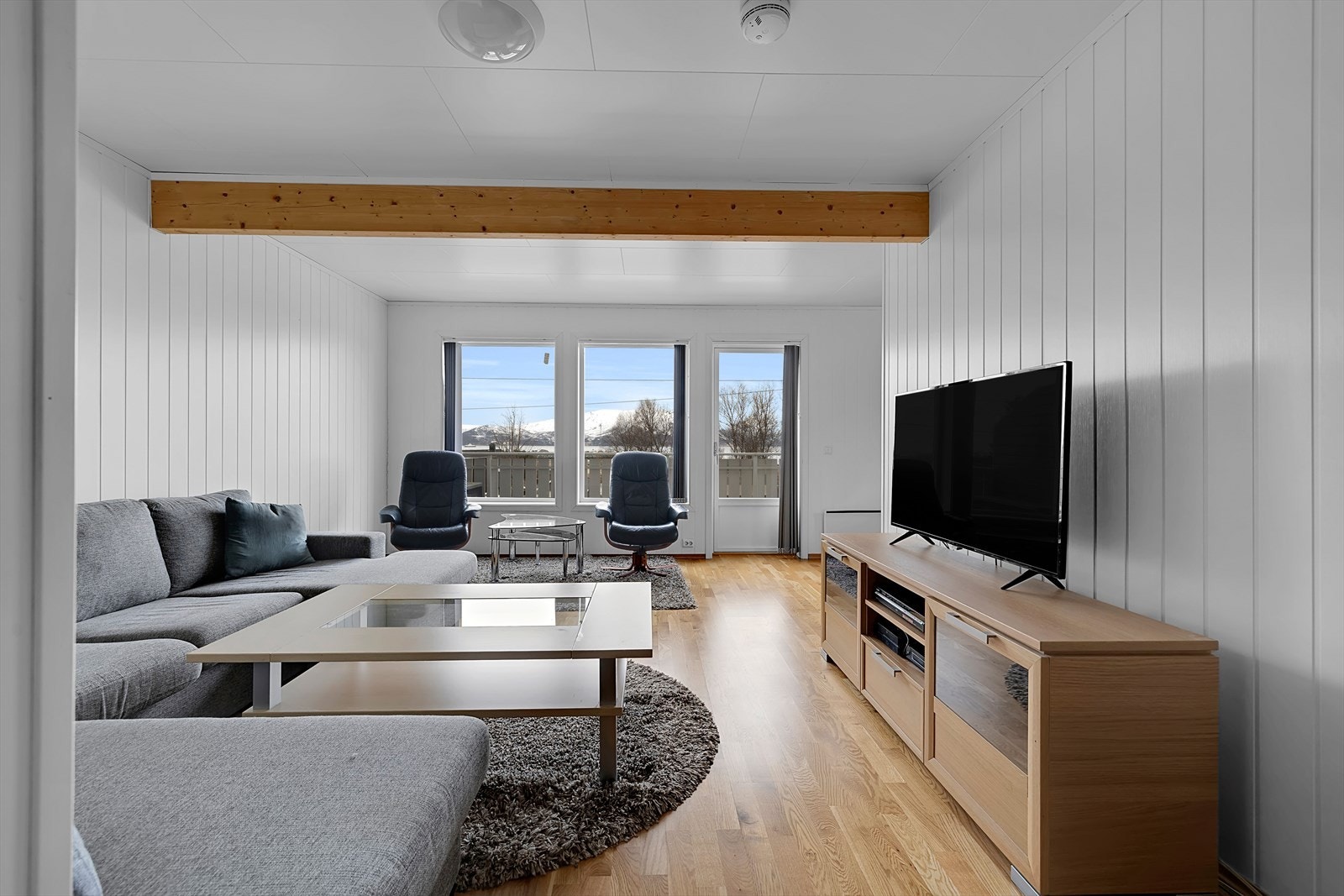 Utgang til balkong fra stue. Galleribilde
