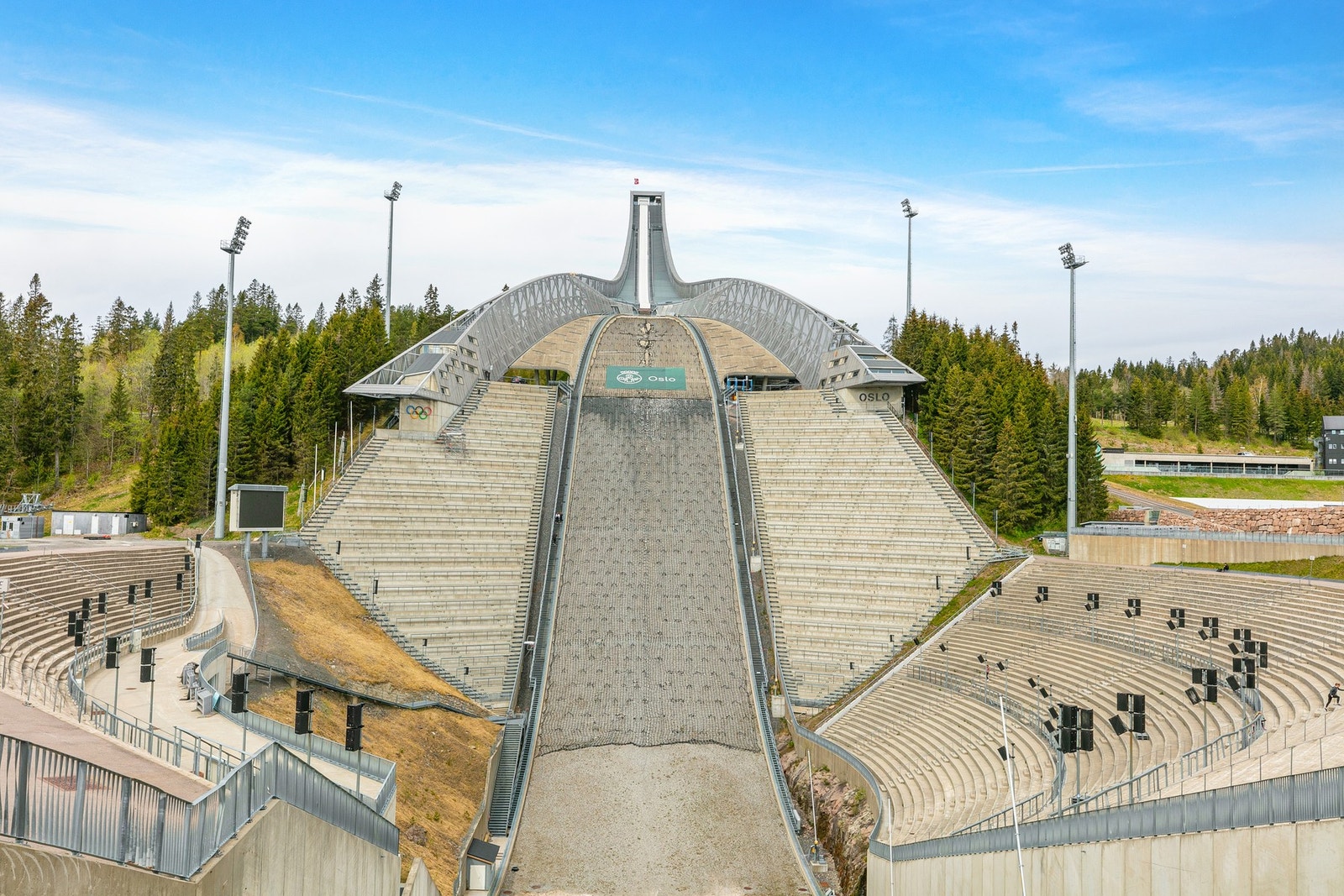Det er kort vei til anlegget i Holmenkollen og helårstilbud ved Tryvann Galleribilde