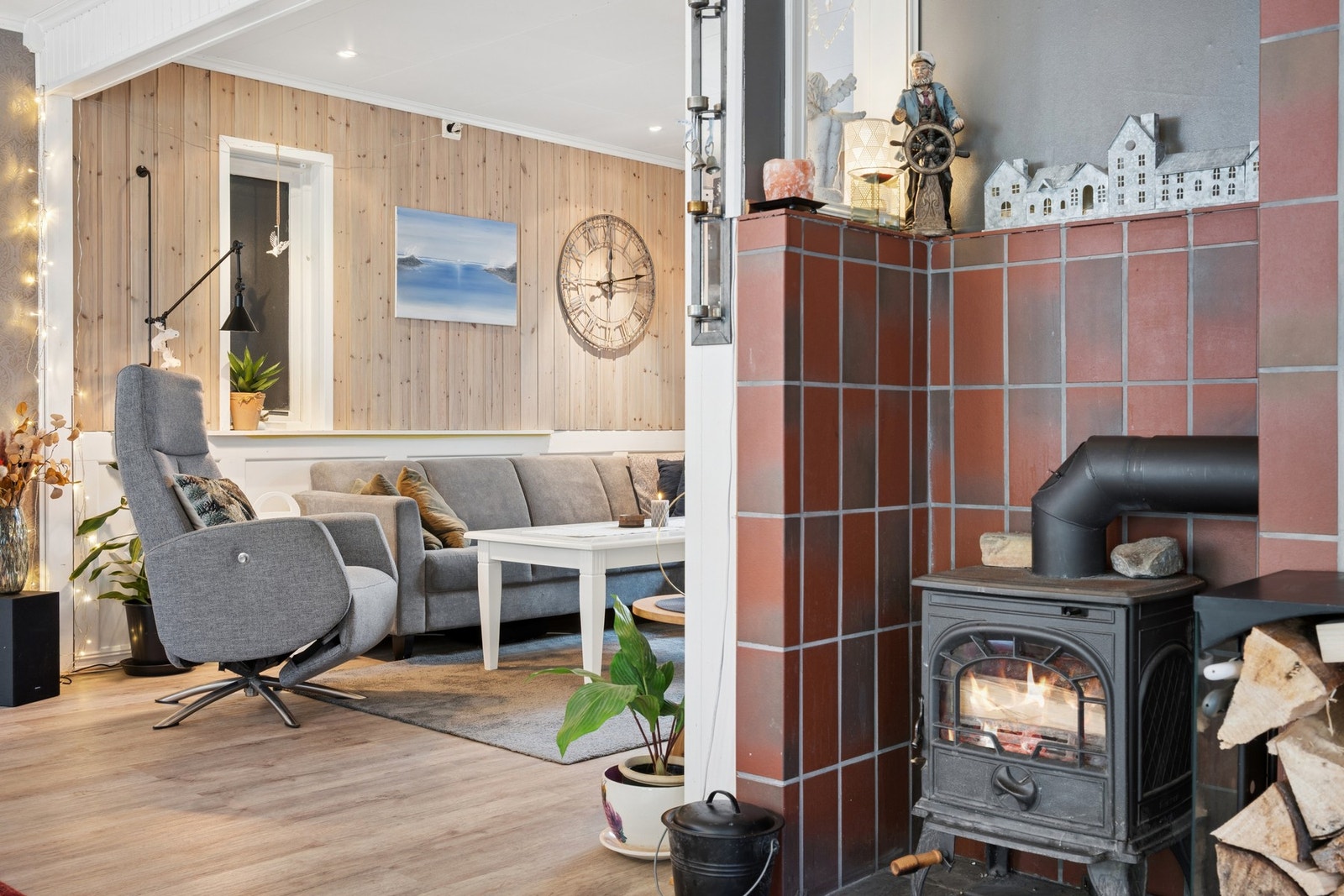 Vedovnen varmer godt på kalde vinterdager. Galleribilde