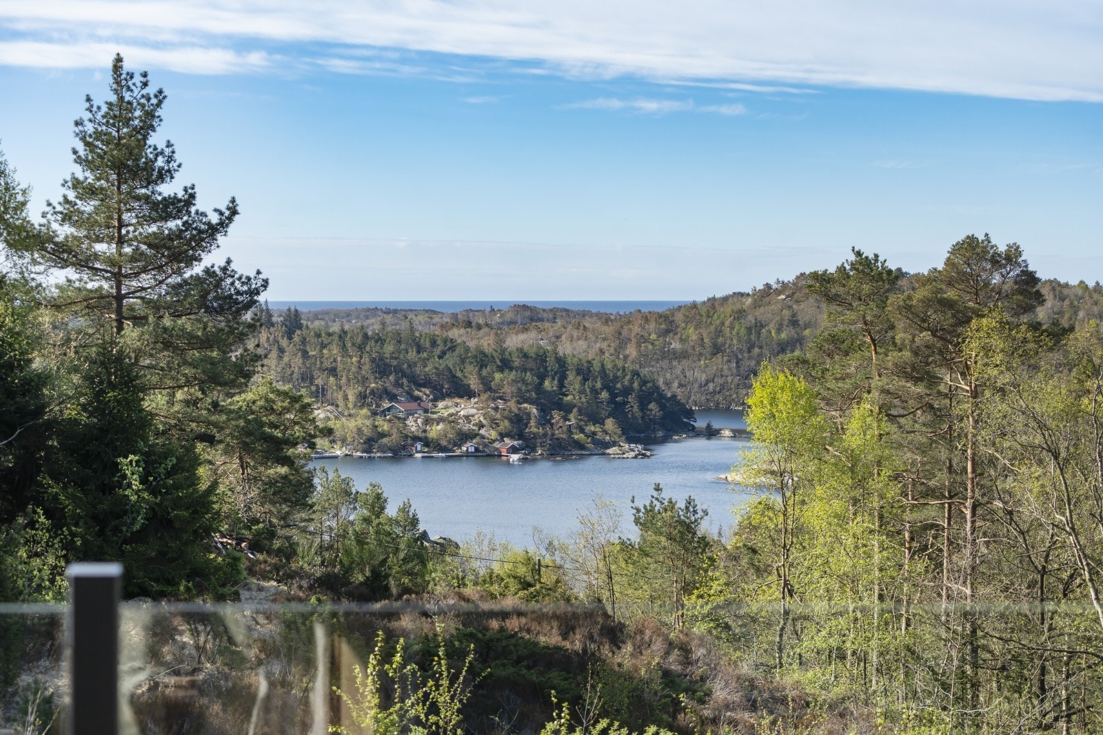 Fin utsikt mot sjøen. Galleribilde