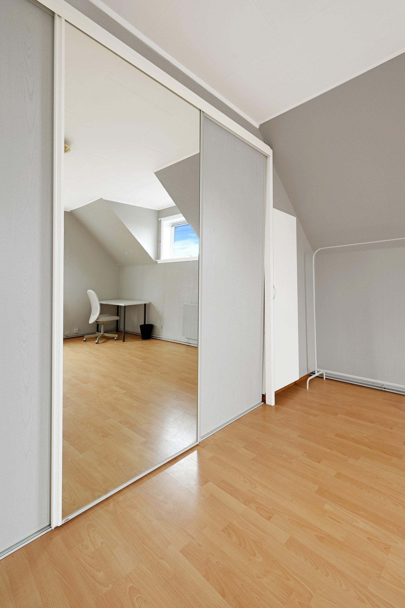 Soverom II i 2. etasje - møbler som er i huset pr. i dag medfølger Galleribilde