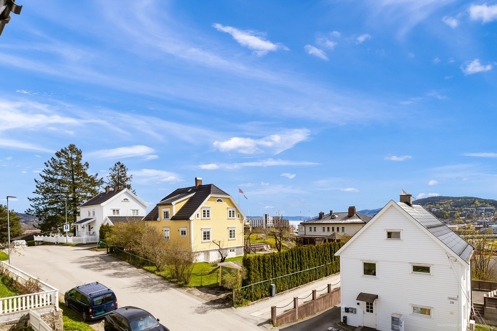 Etablert boligområde med variert bebyggelse. Galleribilde