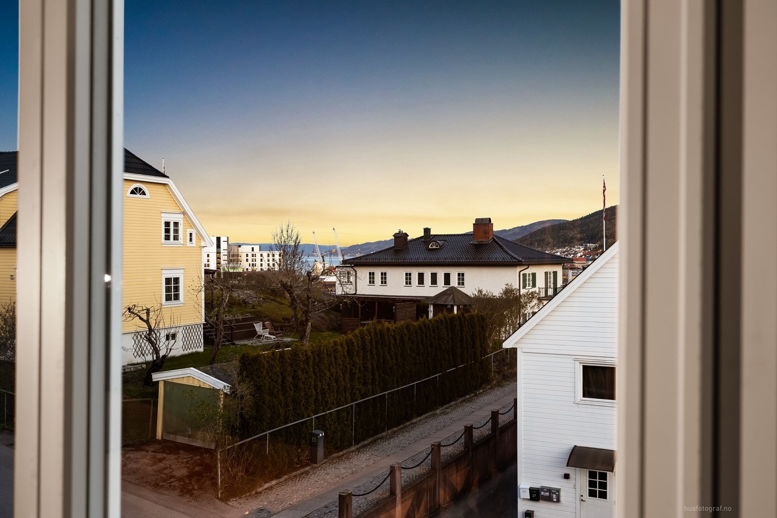 Utsikt fra et av vinduene i boligen. Galleribilde