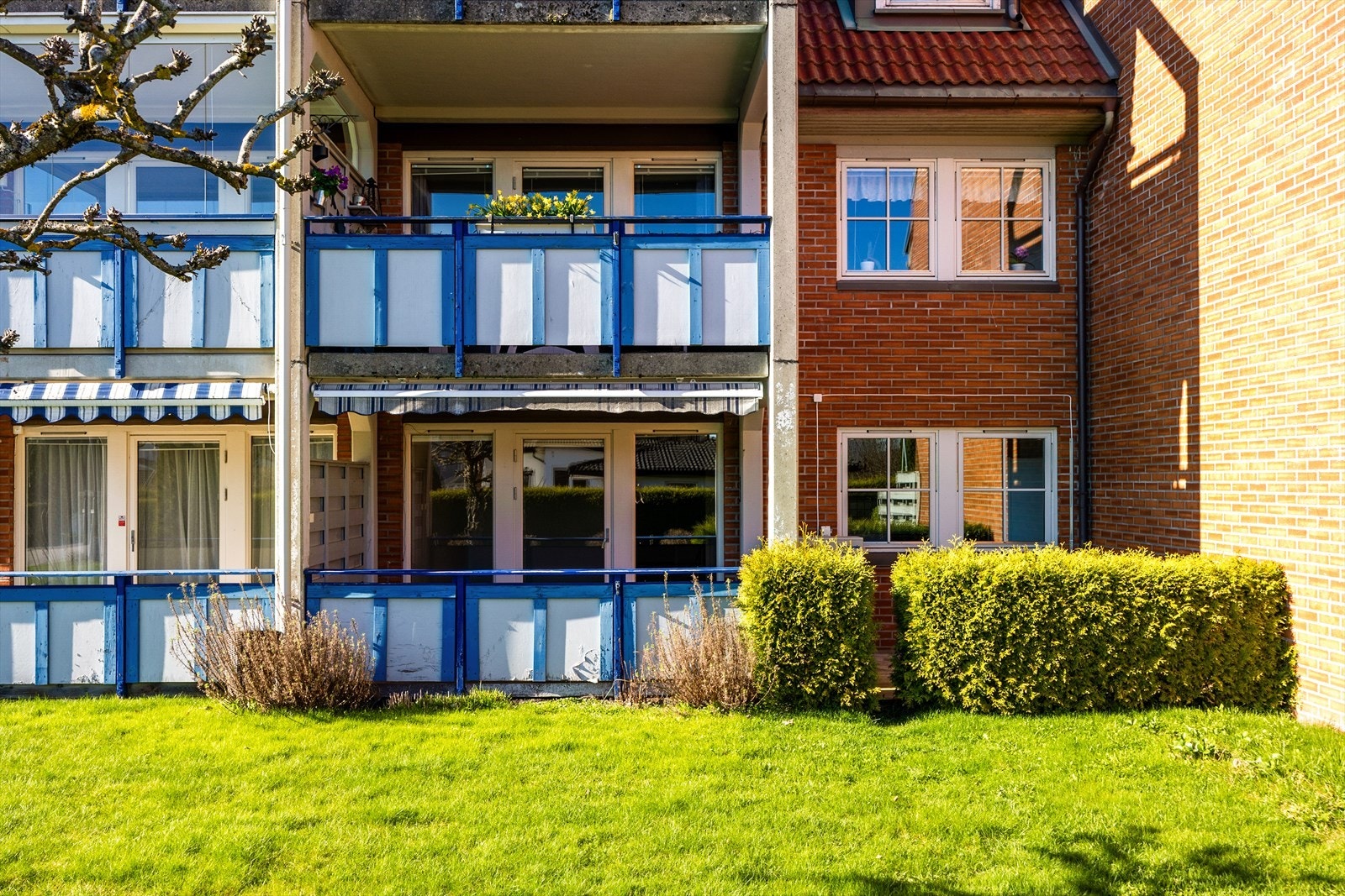 Bygget har en solid og vedlikeholdsvennlig fasade i forblendet teglstein. Galleribilde