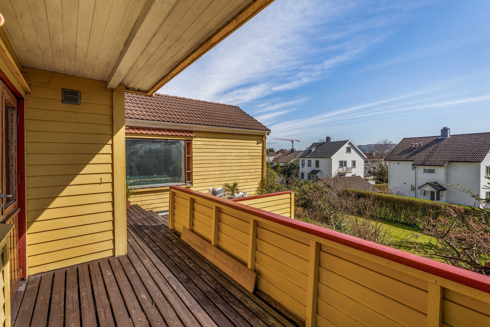 Fra soverommet er det utgang til en terrasse på 20 m². Galleribilde