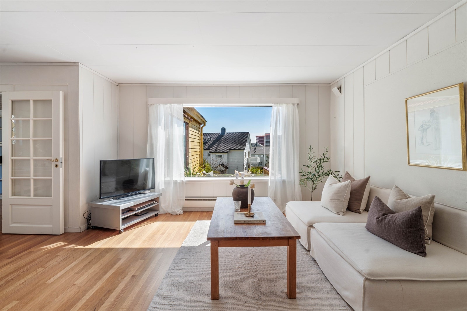 Stuen har gode møbleringsmuligheter.
Foto: Martin Nordbø Galleribilde