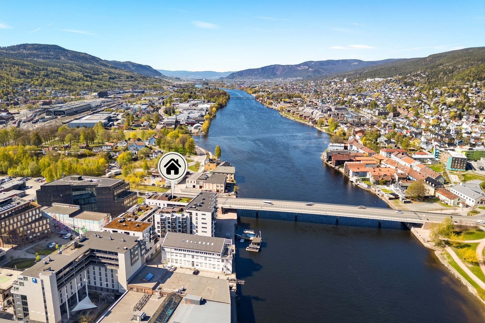 Nærhet til gode turmuligheter langs Drammenselva og flere grøntområder. Galleribilde