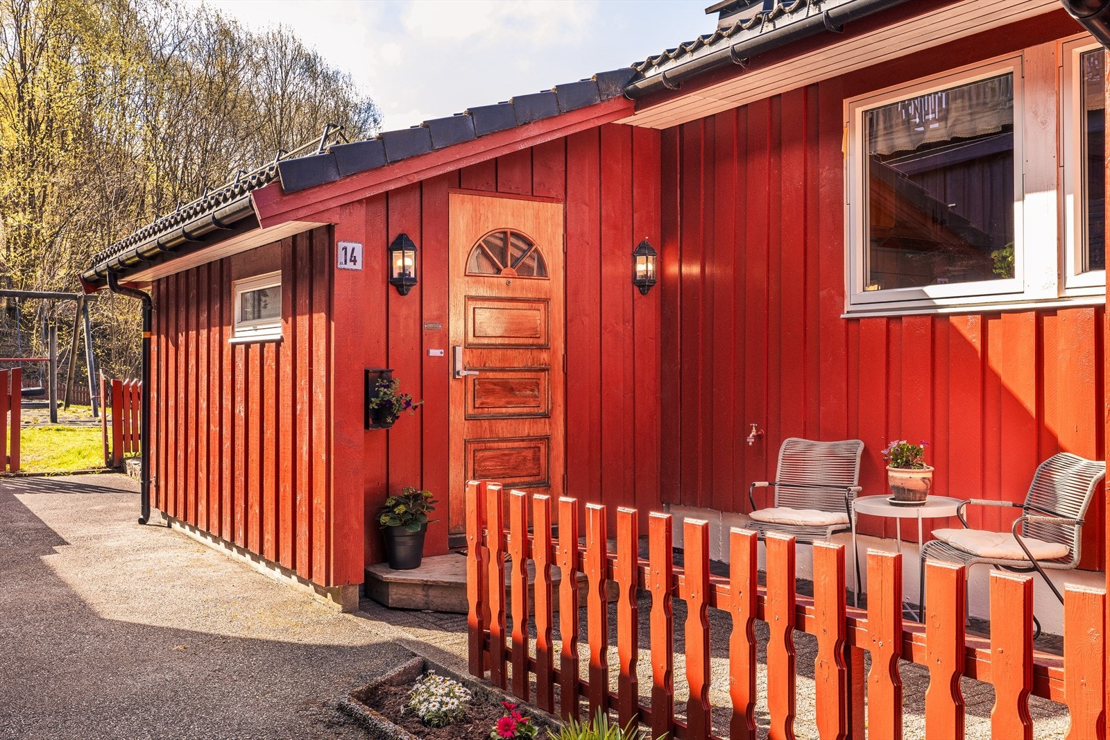 Koselig inngangsparti med sittegruppe. Galleribilde