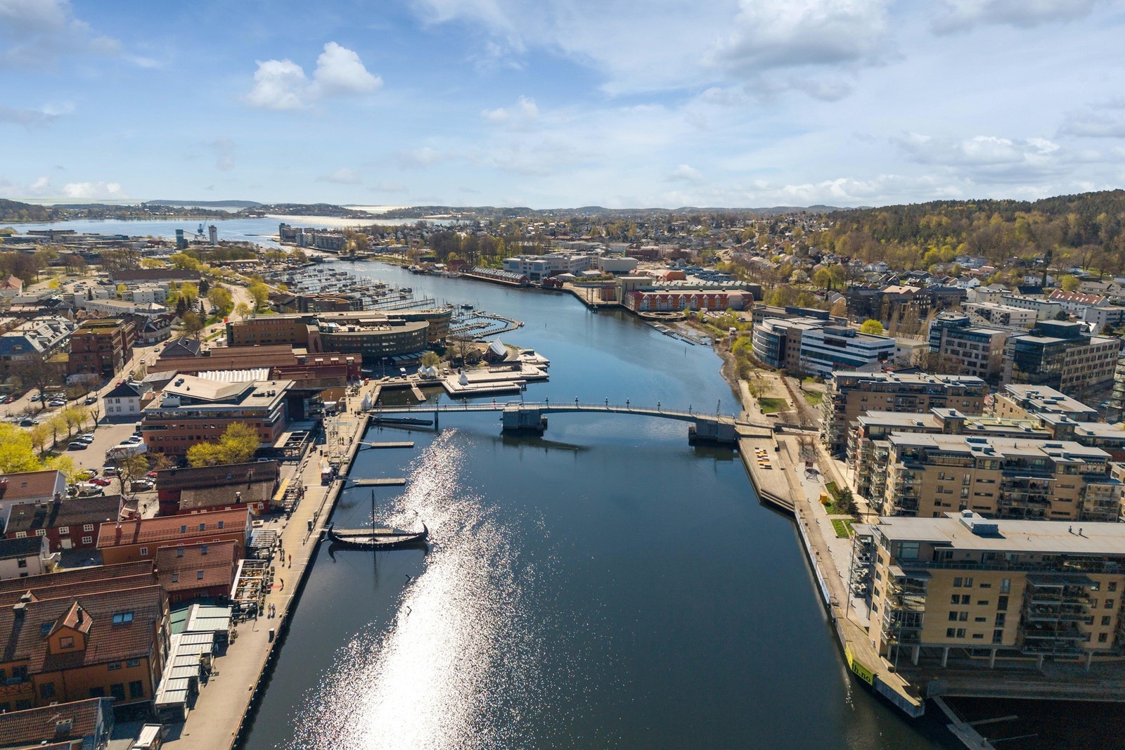 I området er det gode grøntarealer, strandpromenade og fine parkområder. Med umiddelbar nærhet til Støperiet, samt gangavstand til Oseberg kulturhus er det kulturelle tilbudet også godt ivaretatt. Galleribilde