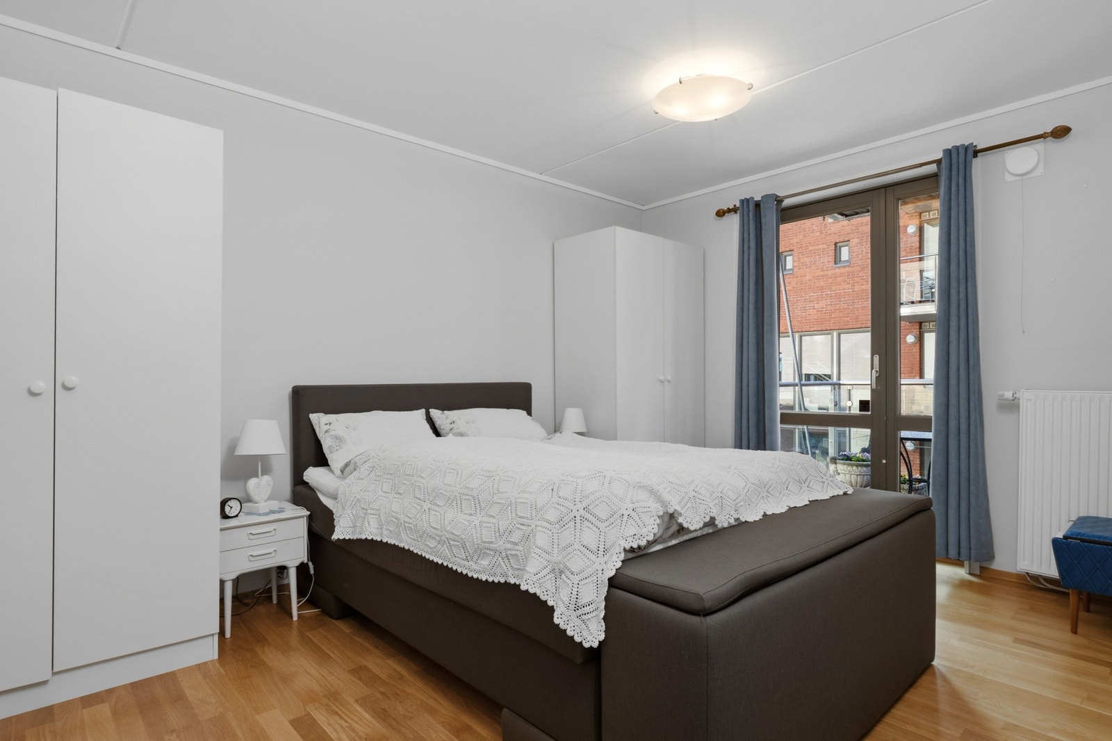 Fra soverommet har du utgang til en balkong på ca. 3m2. Galleribilde