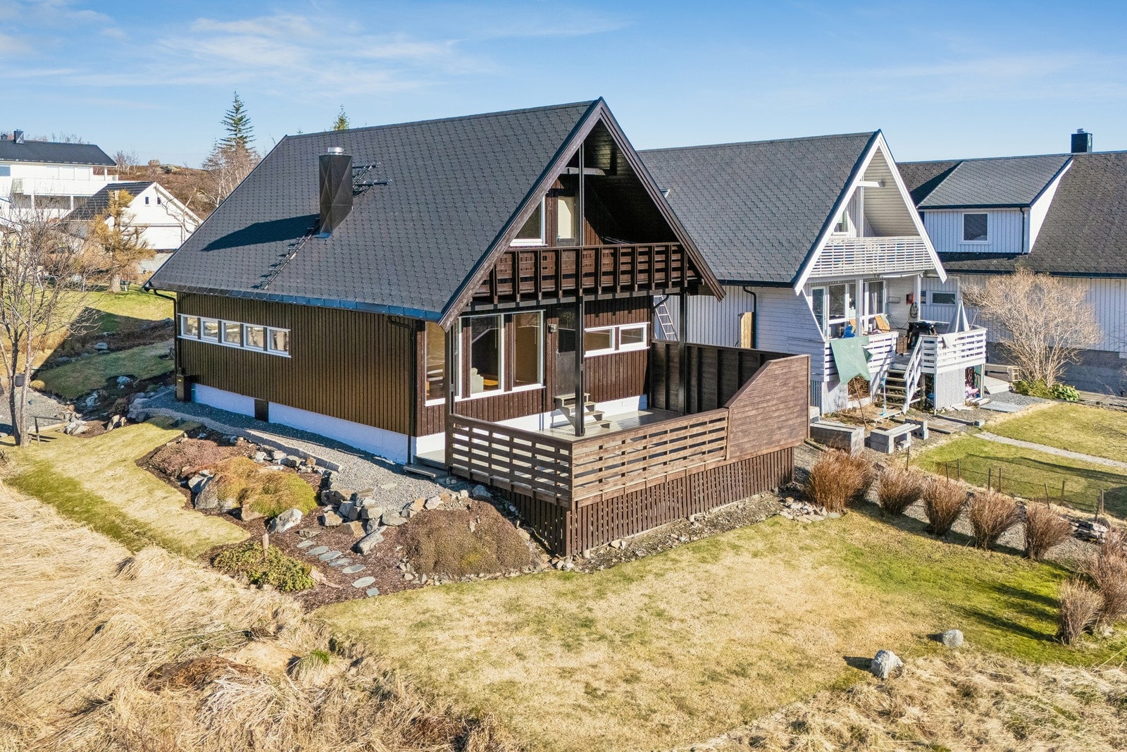 Velkommen til Markveien 16 - Presentert av EiendomsMegler1 Svolvær. Foto: EFKT Galleribilde