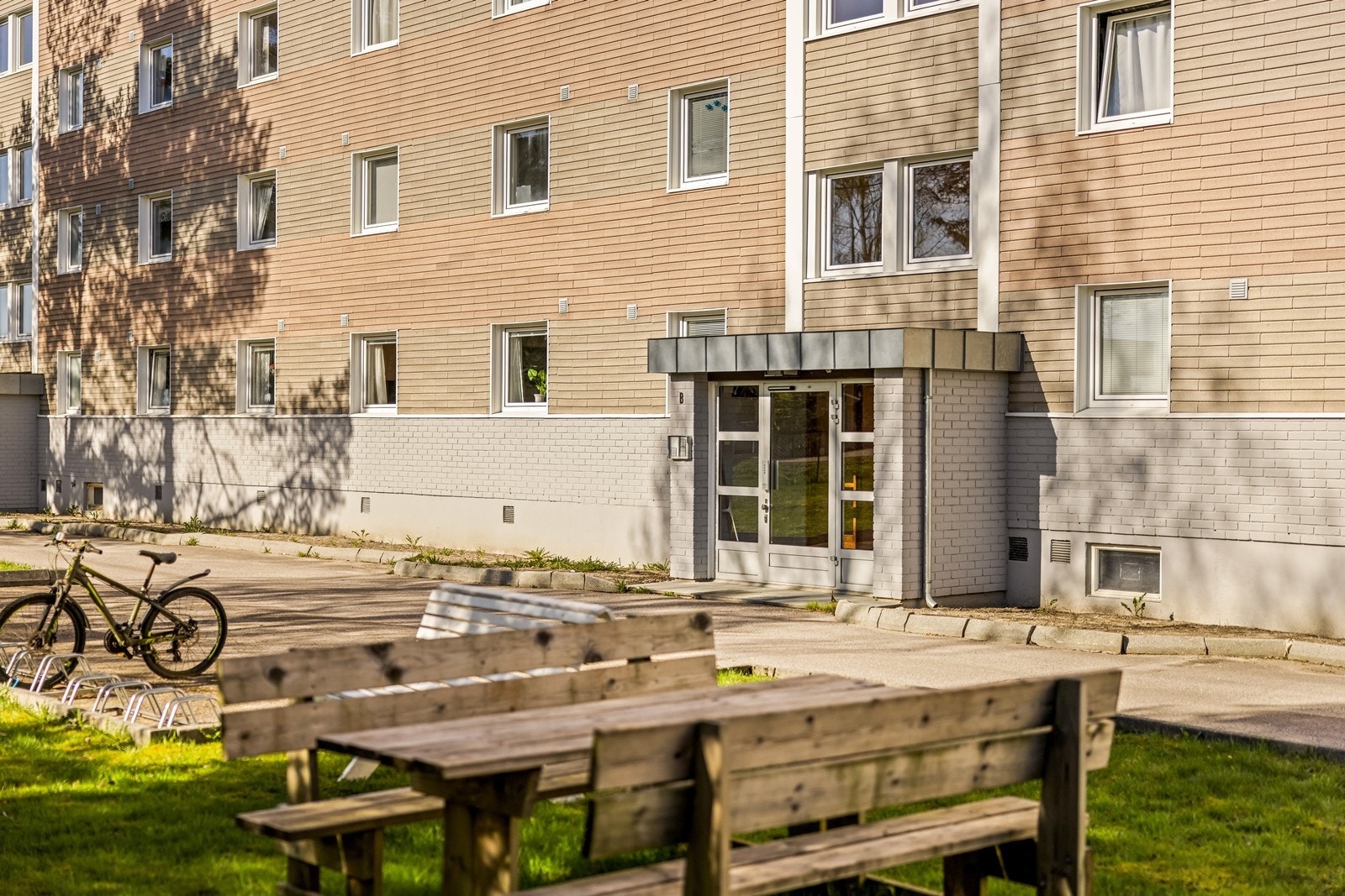 Velholdte fellesarealer i Haugåsen Borettslag, som er tilknyttet OBOS. Galleribilde
