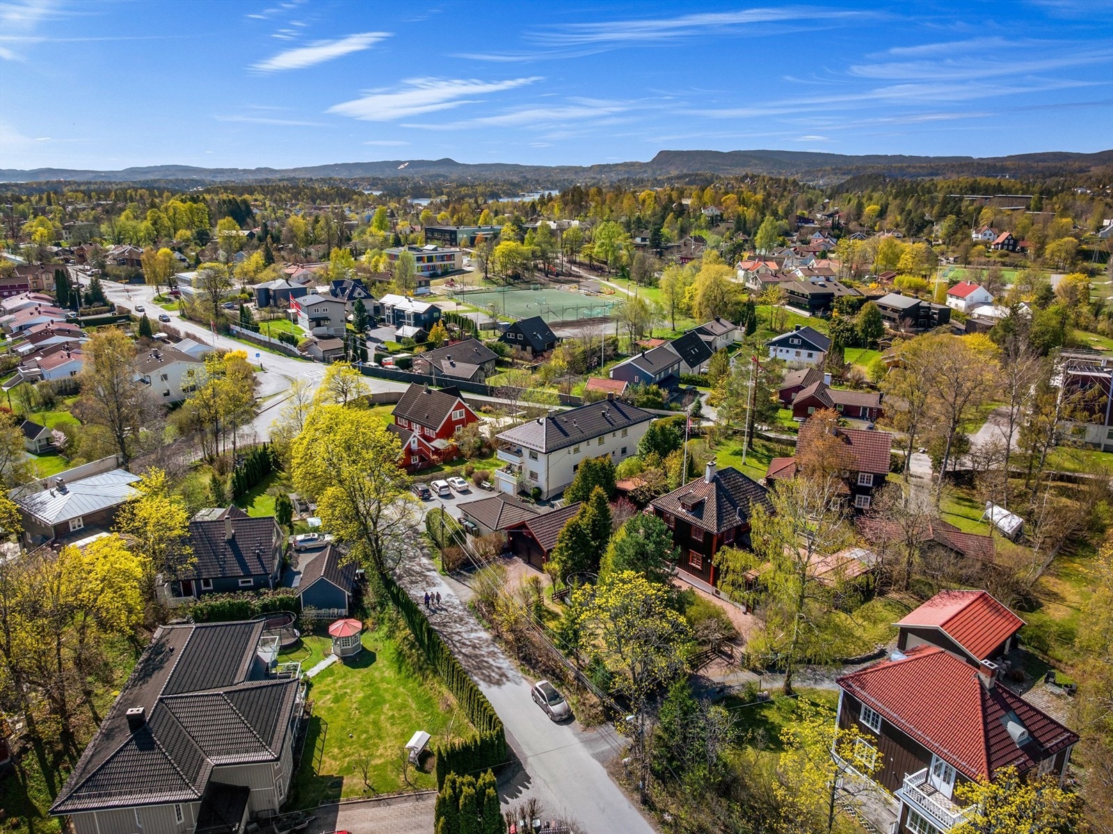 Området er ypperlig for barnefamilier med gangavstand til både Høvik barneskole og Ramstad ungdomsskole. Galleribilde
