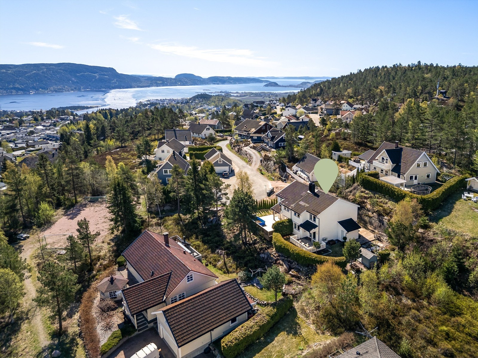 Her bor du med nærhet til naturen og en flott utsikt over nærområdet og fjorden.
Foto: Stine Prøitz Jørgensen Galleribilde
