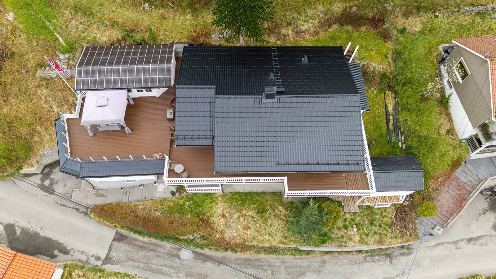 Det finnes mange fine turområder i nærheten. Du kan for eksempel besøke Mausavannet, som har flotte turstier og gode muligheter for bading. Galleribilde
