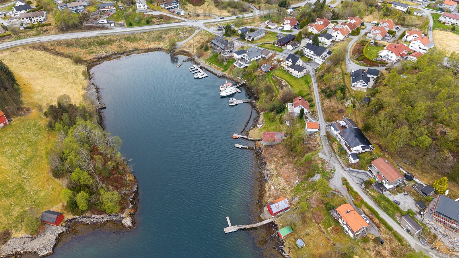 Flere flotte turområder i nærheten, som Mausavannet og turstier på Sulafjellet. Galleribilde