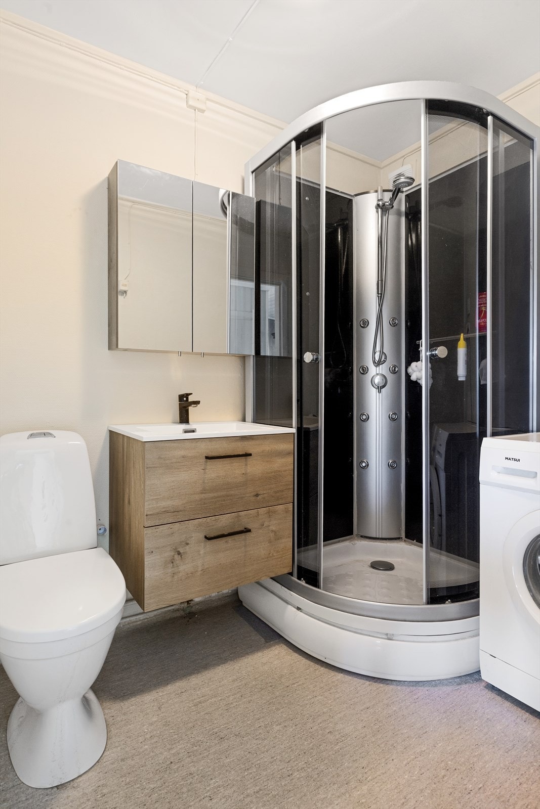 Badet Galleribilde