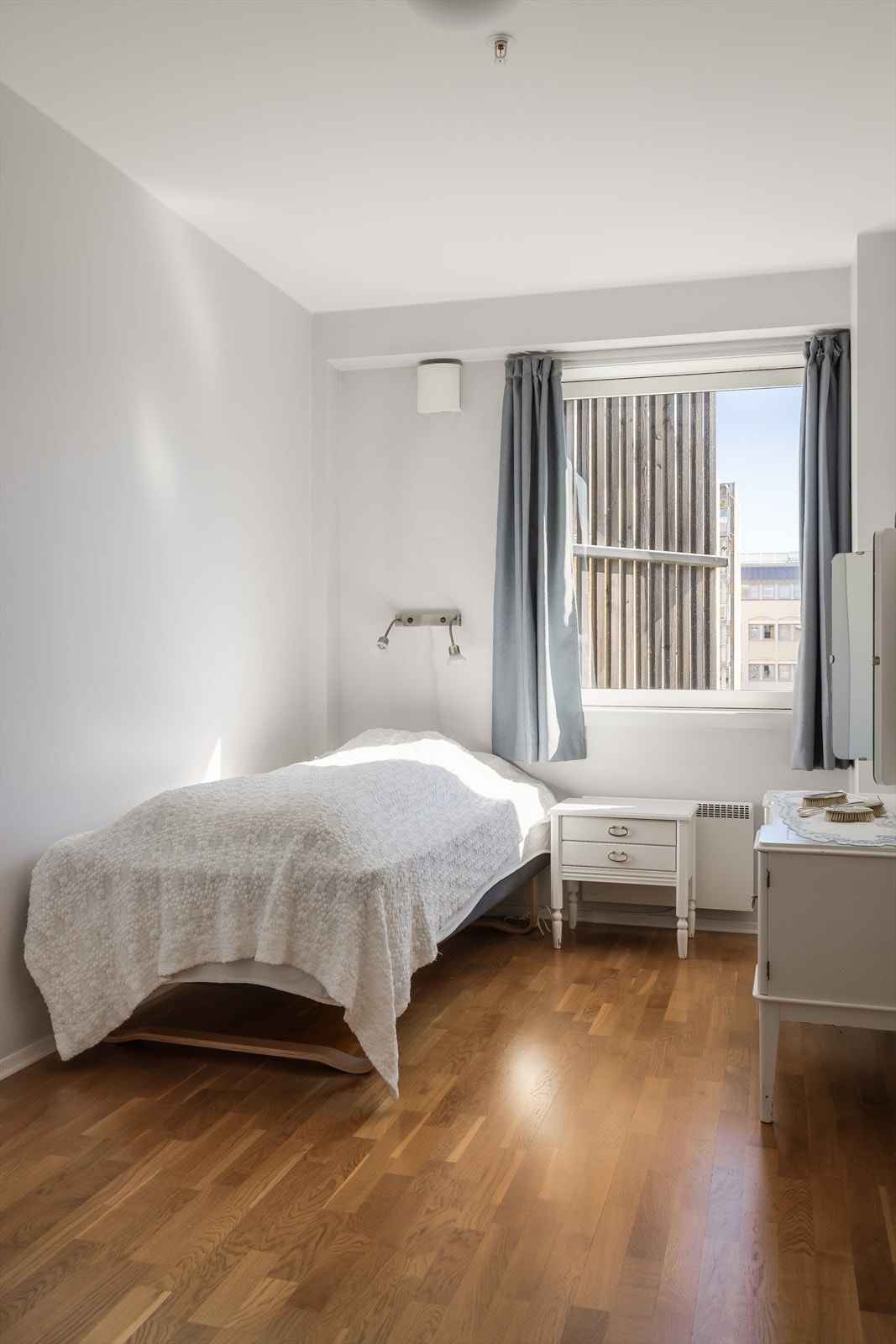 Det er for øvrig plass til seng, nattbord og annet ønskelig. Galleribilde