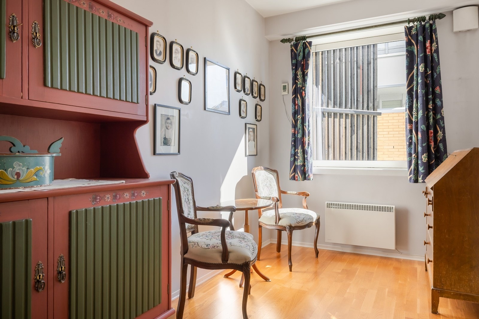Her er det plass til seng, skrivebord og annet ønskelig. Galleribilde