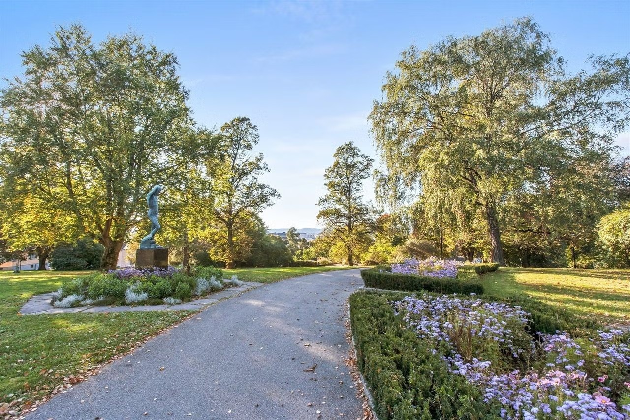 Det er flere koselige parker i området. Her fra Kampen Park. Galleribilde