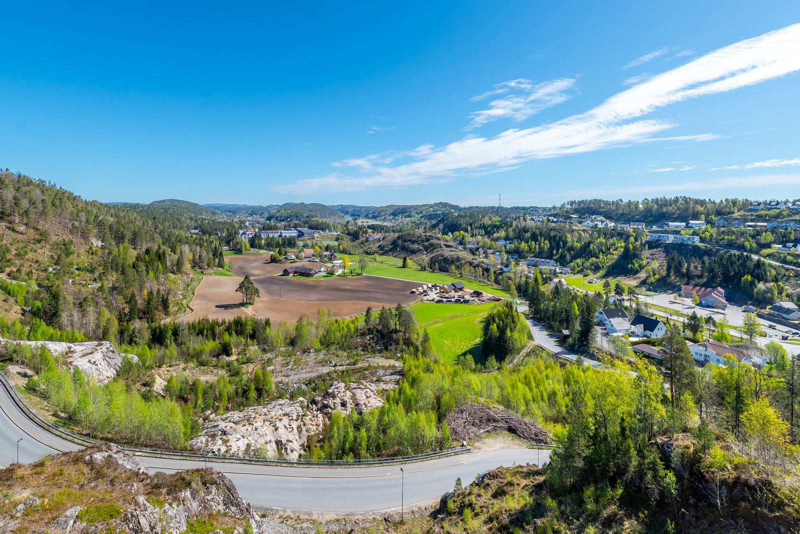 Utsikt mot Froland sentrum, Blakstadheia, Ovelandsheia, Langedal mv. Galleribilde