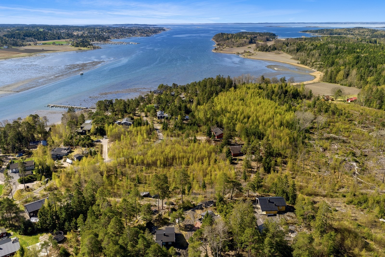 For golfentusiaster er Huseby & Hankø Golfklubb tilgjengelig på 12 minutter. Galleribilde
