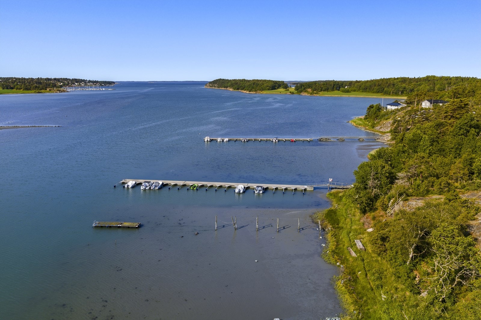 Krogstadfjorden har naturreservater med et meget rikt fugleliv Galleribilde