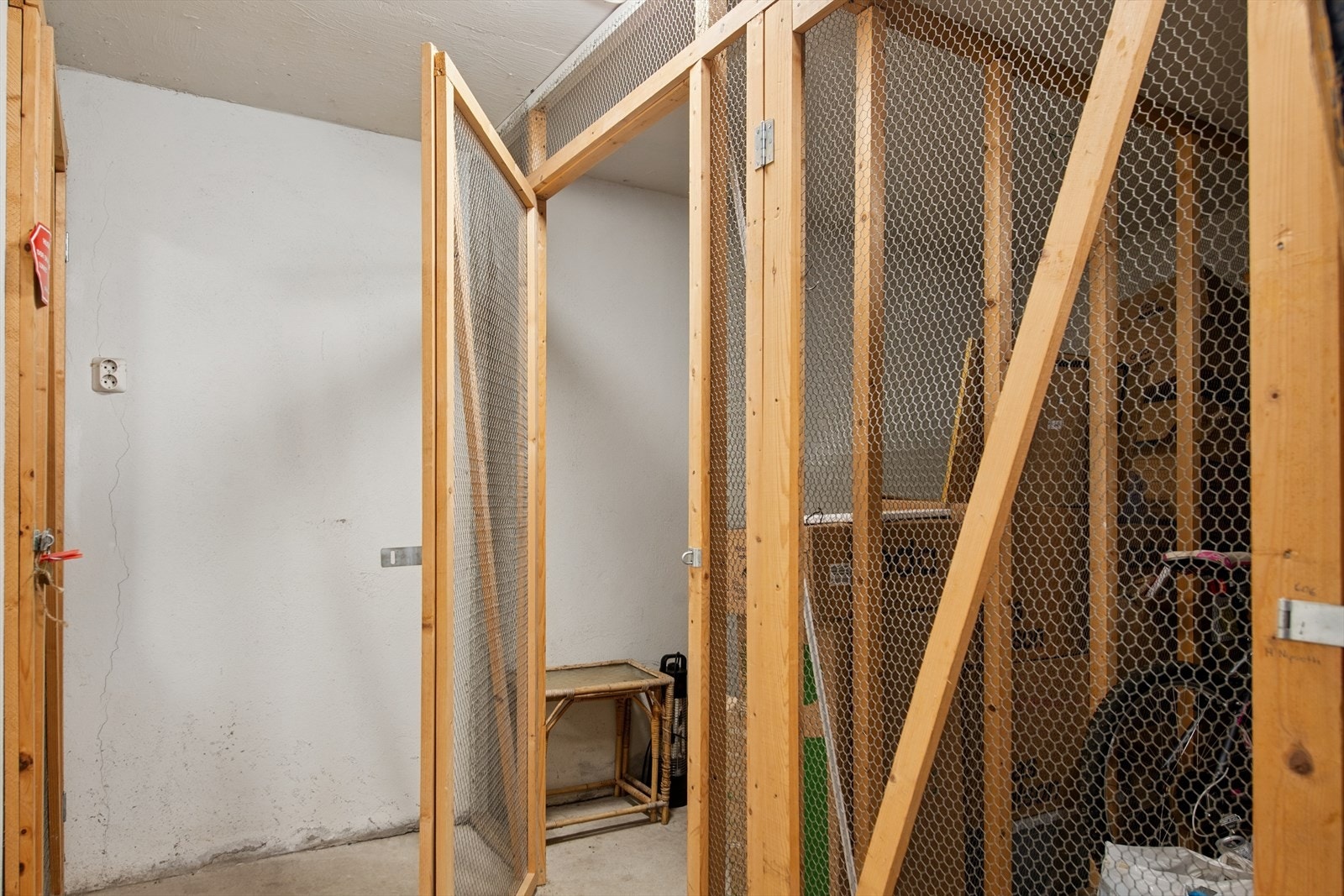 Leiligheten disponerer to eksterne boder for ekstra lagringsplass. Galleribilde
