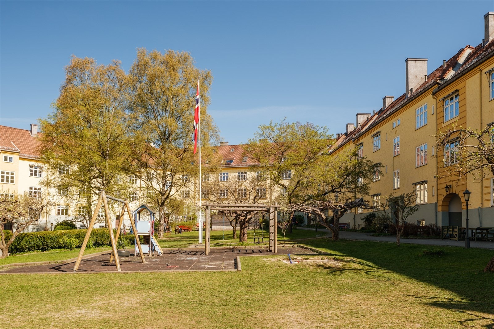 En av Torshovs lekreste bakgårder, som også er prisbelønnet Galleribilde