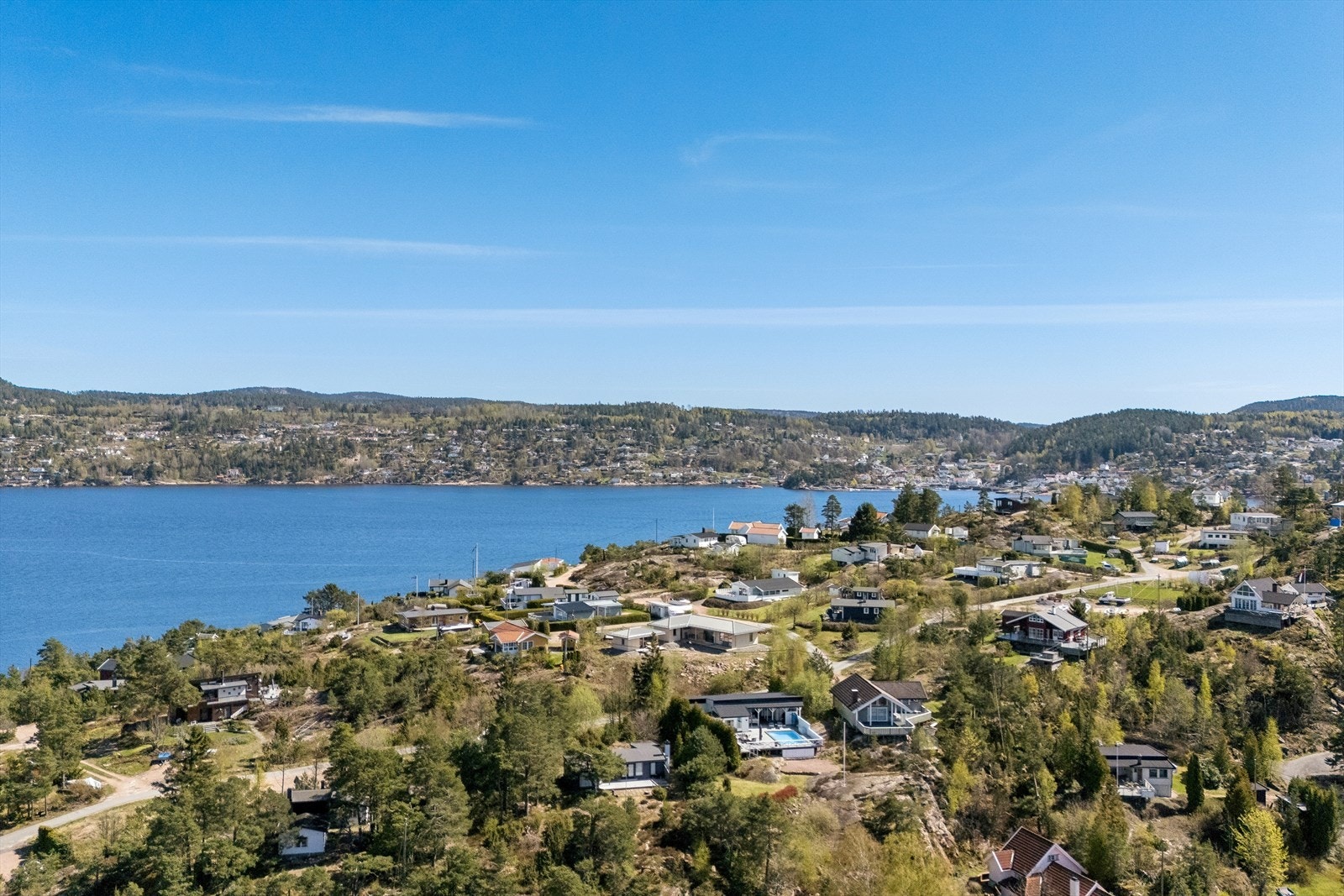 Kroksåsen er et etablert og populært hytteområde i Svelvik. Galleribilde