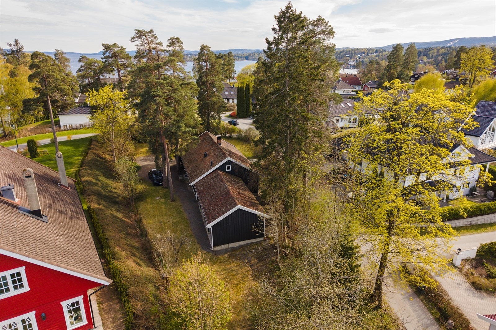 Her bor man med nærhet til skoler, barnehager, kollektivtransport, turmuligheter og daglige servicetilbud. Galleribilde