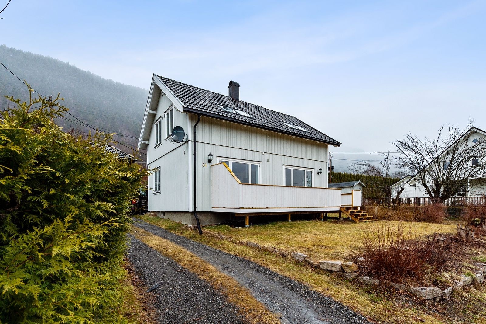 Fasade sett fra innkjørsel. Galleribilde