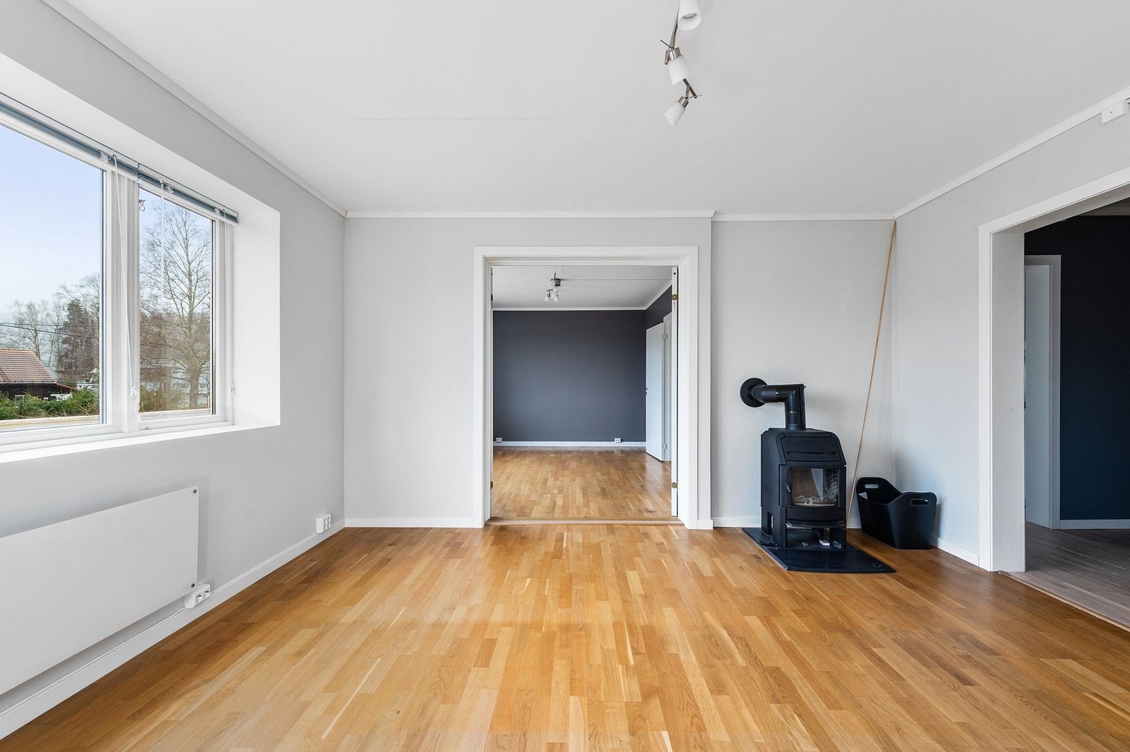 I stuen er det en vedovn. Galleribilde