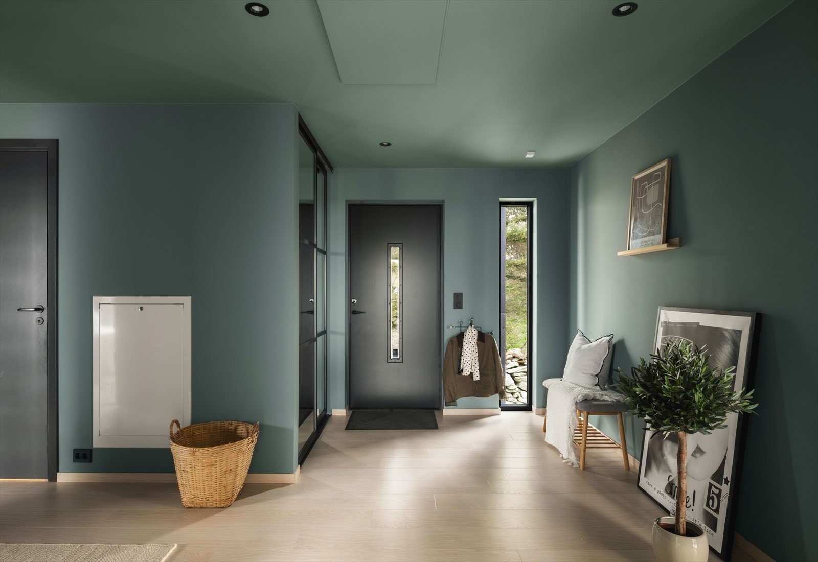 Her ønskes du velkommen i en innbydende entrè. Galleribilde