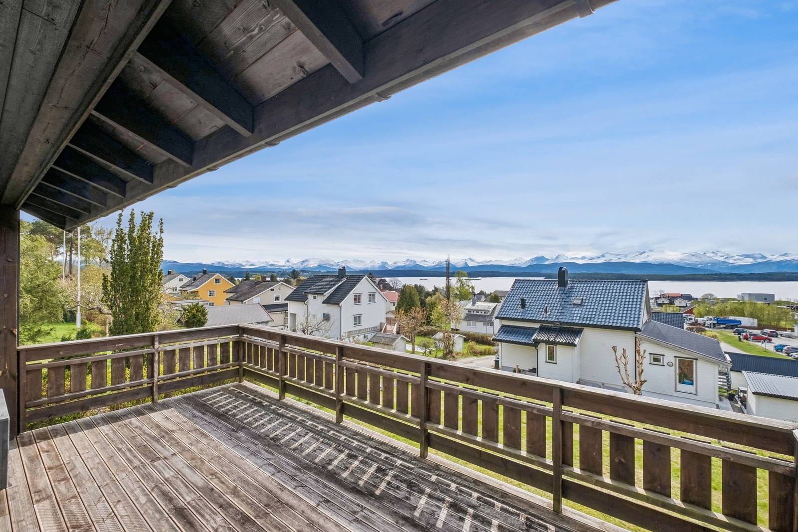 Meget flott utsikt fra verandaen! Galleribilde