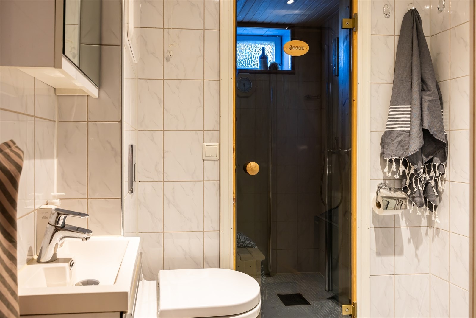 Badet i kjelleren har adkomst til egen badstue. Galleribilde