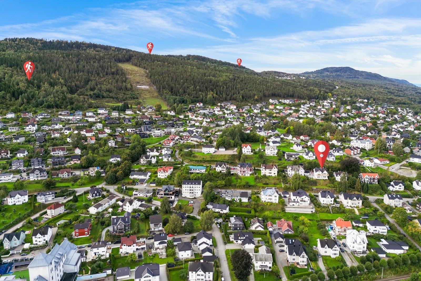 Med nærhet til skog og mark er det gode turmuligheter rett utenfor døren. Galleribilde