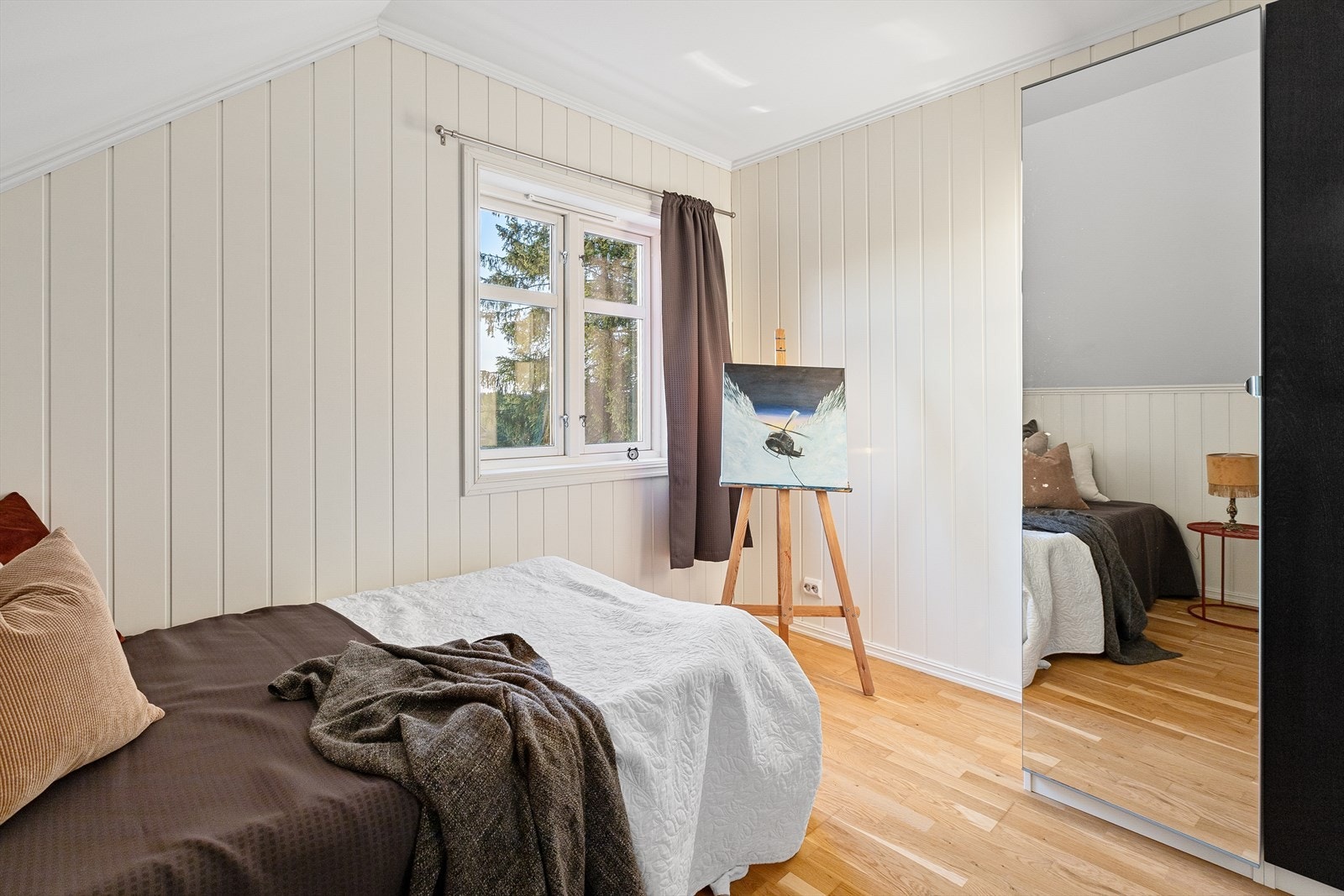 Det andre soverommet har plass til seng, skrivebord og garderobeskap. Galleribilde