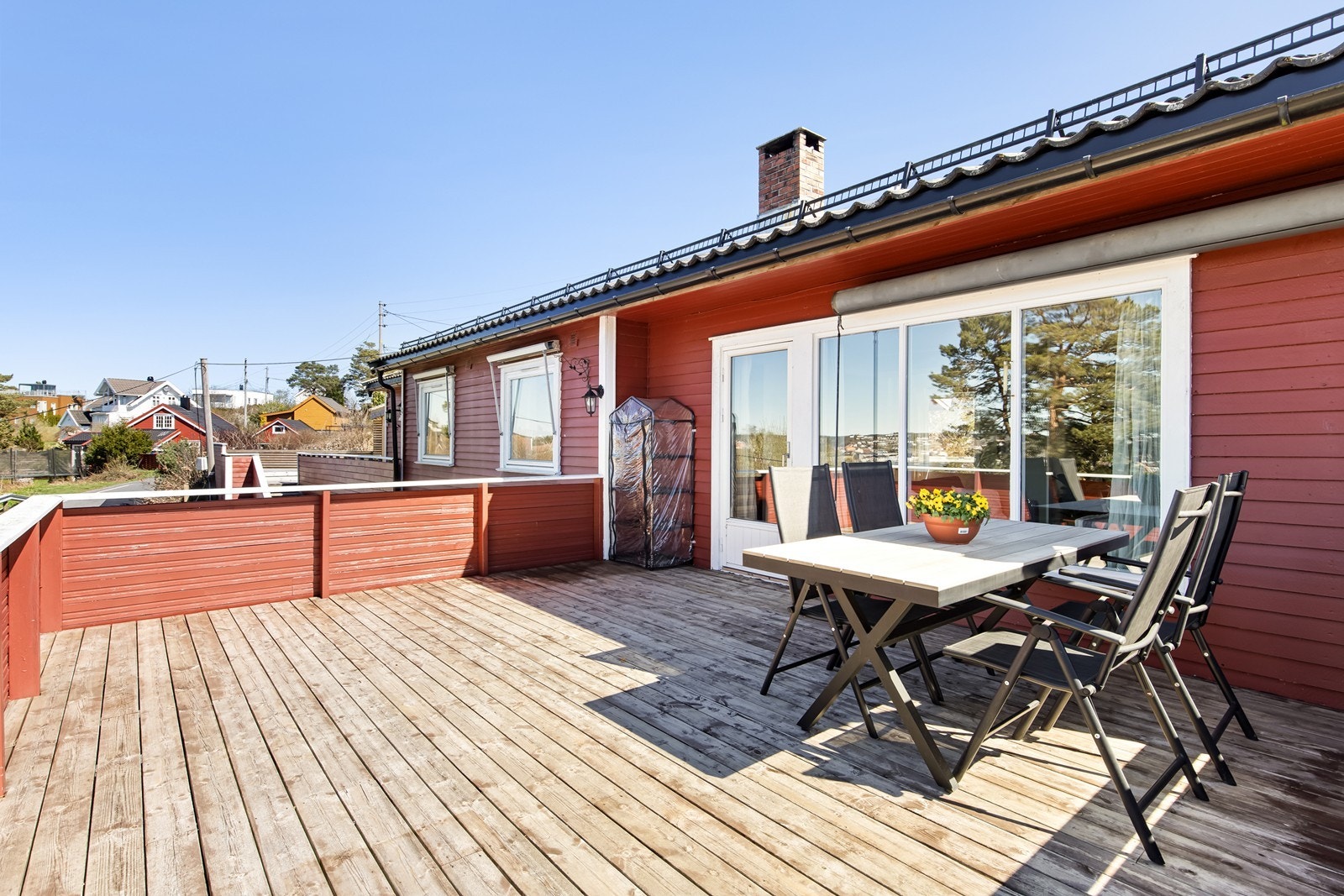 Hyggelig veranda ut fra stuen Galleribilde