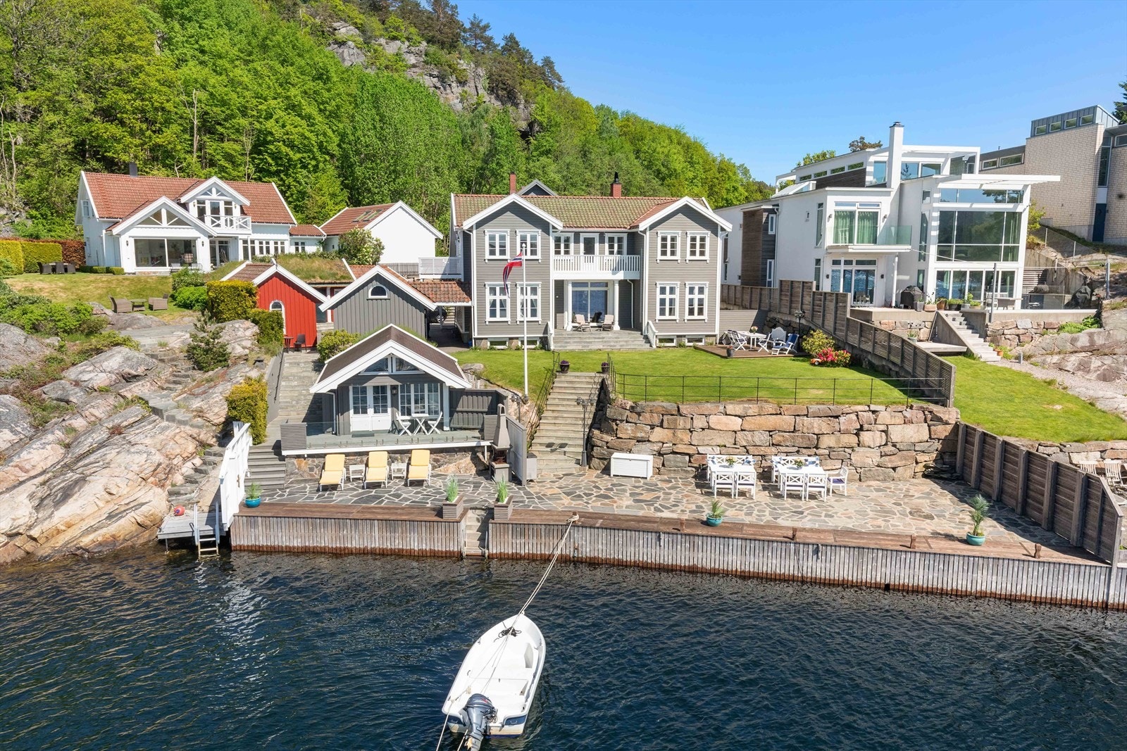 Sørmegleren ved Henrik Lossius ønsker deg velkommen til Hånestangen 49C! Galleribilde