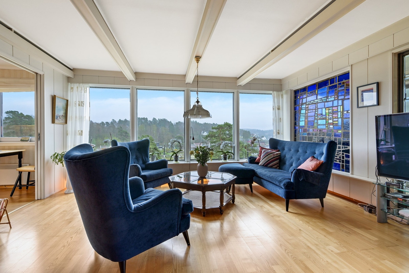 Stuen har flere innredningsmuligheter. Galleribilde