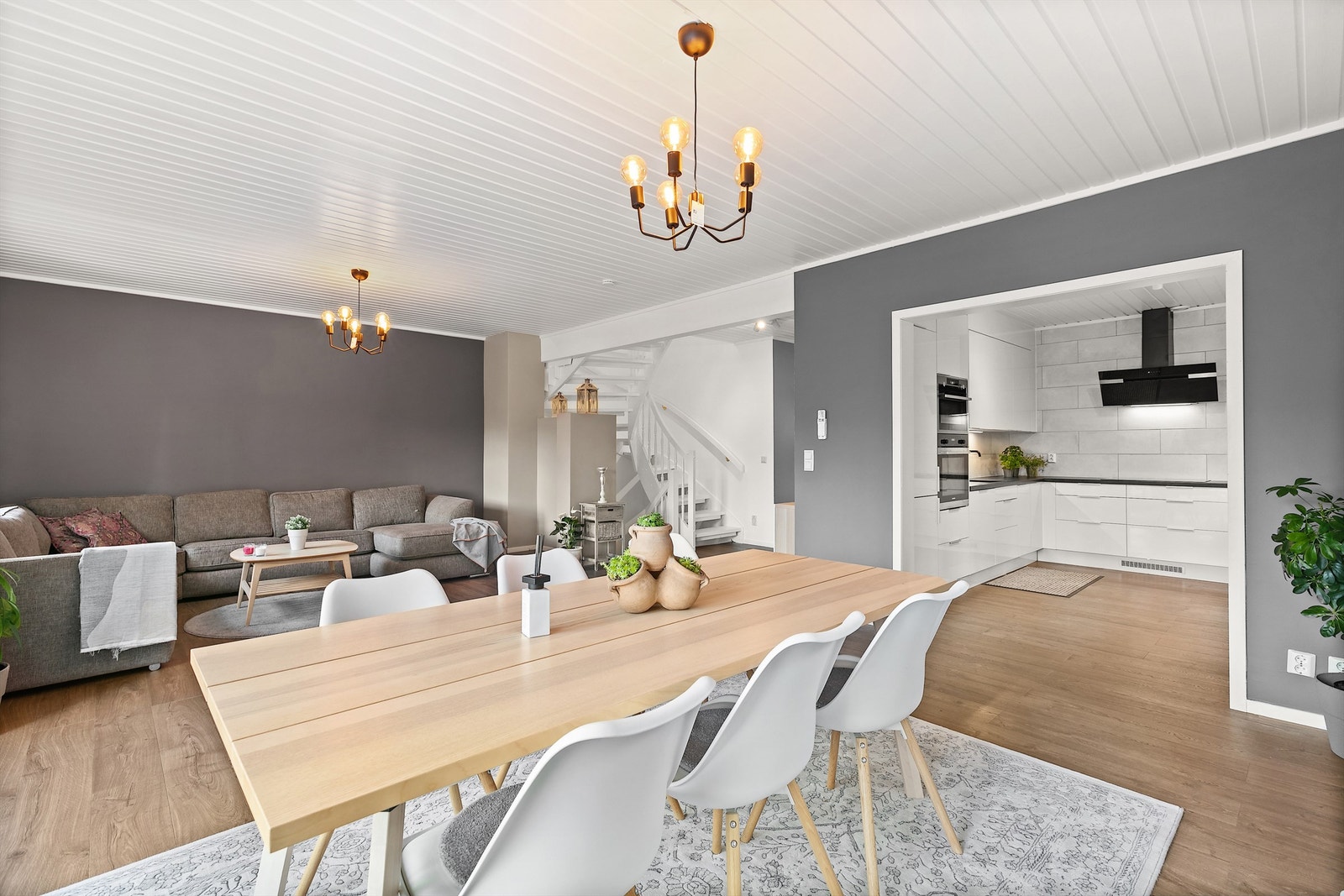 Åpen stue/kjøkken løsning. Galleribilde