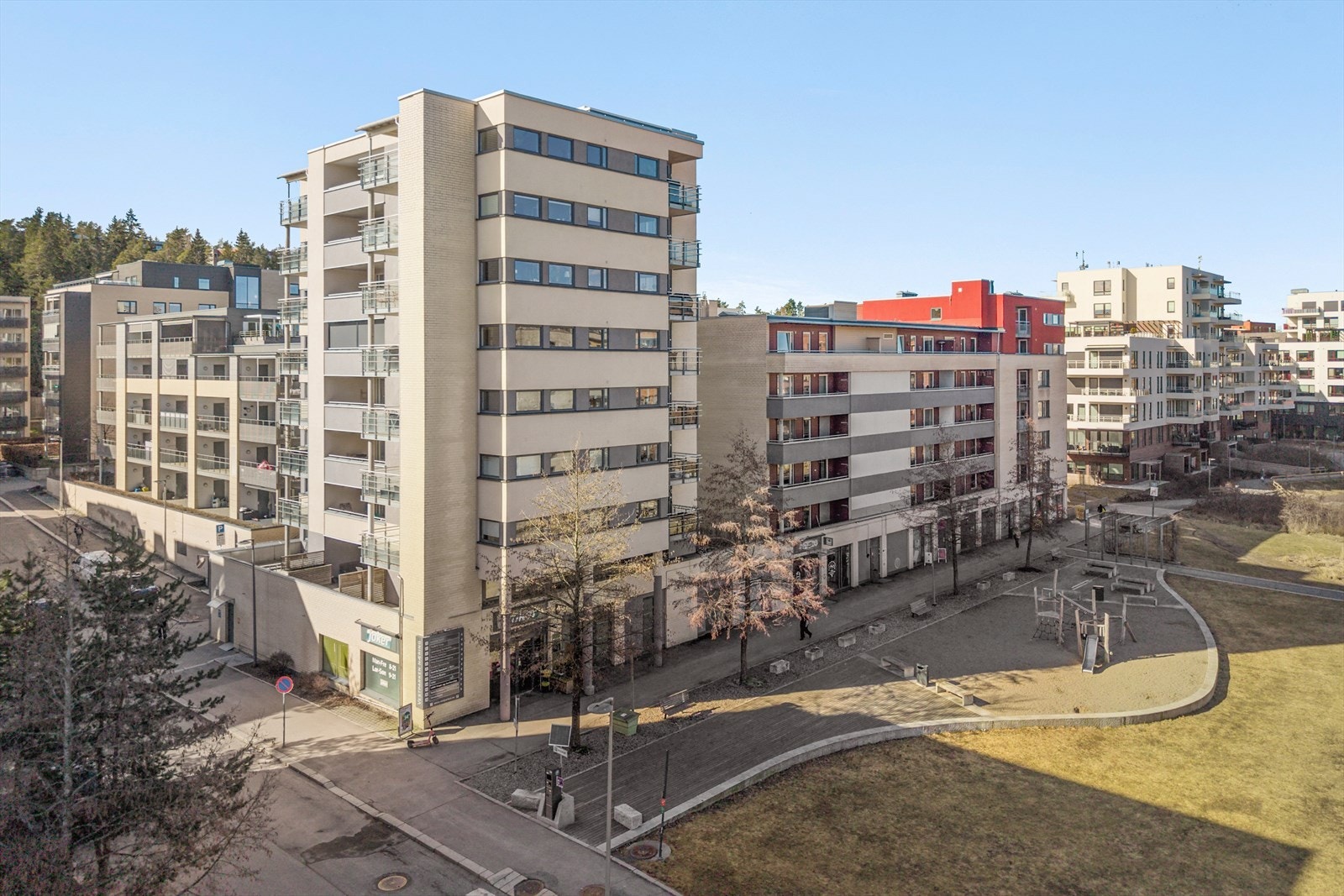 Leiligheten har en romslig balkong på 13 m². Galleribilde