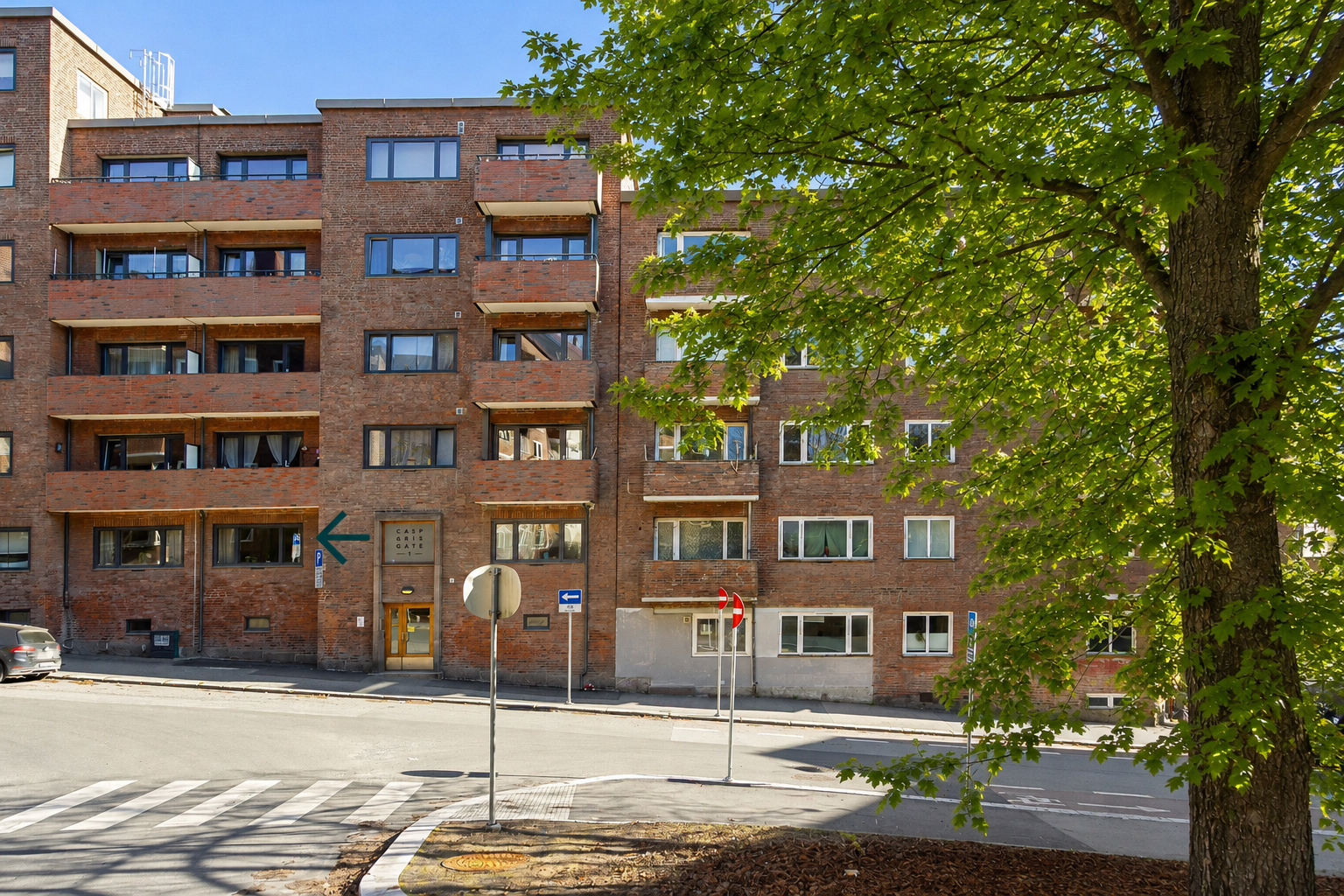Her bor du i rolige og hyggelige omgivelser, samtidig som du har kort gangavstand til sentrum og alt byen har å by på. Galleribilde