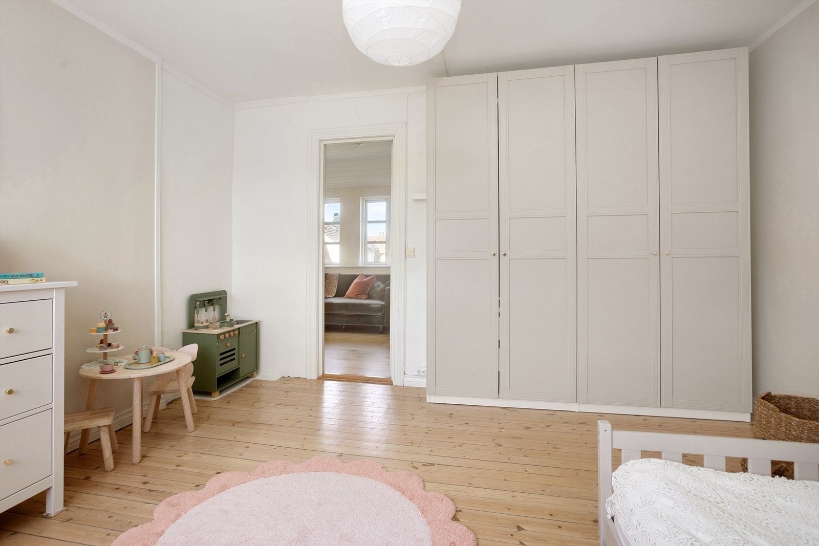 Begge soverommene er meget romslig og har et nydelig, originalt tregulv Galleribilde