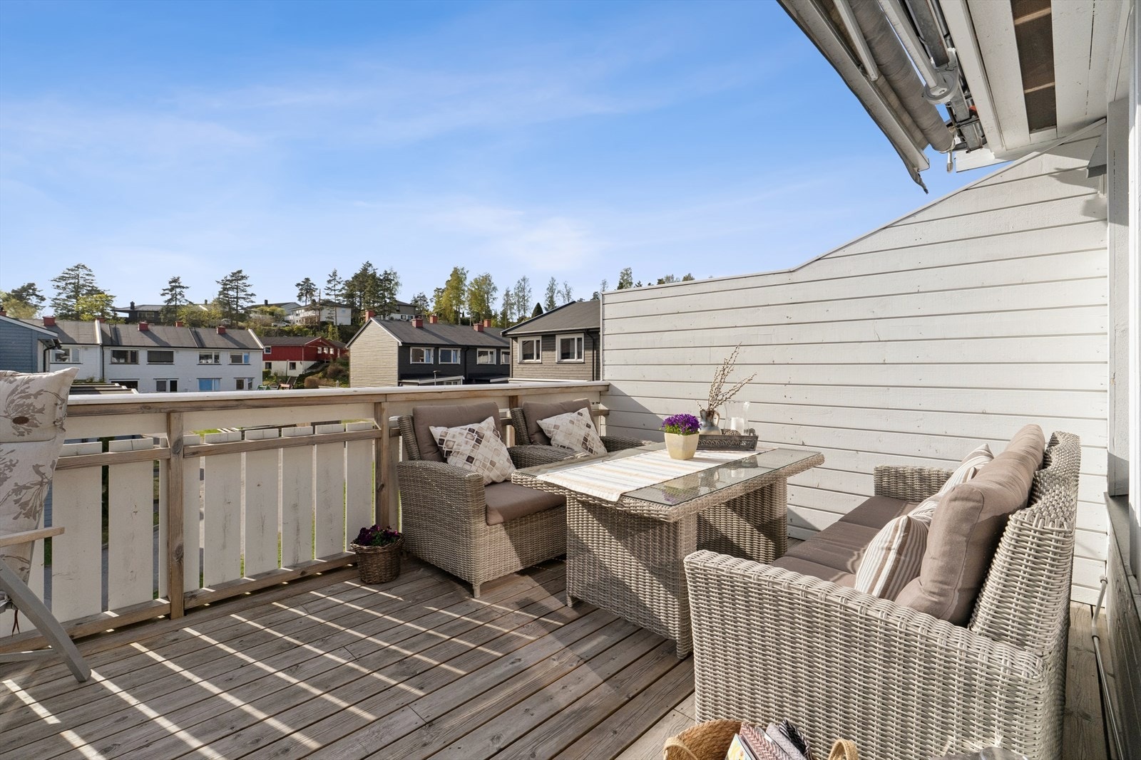 Veranda med utgang fra stuen. Galleribilde
