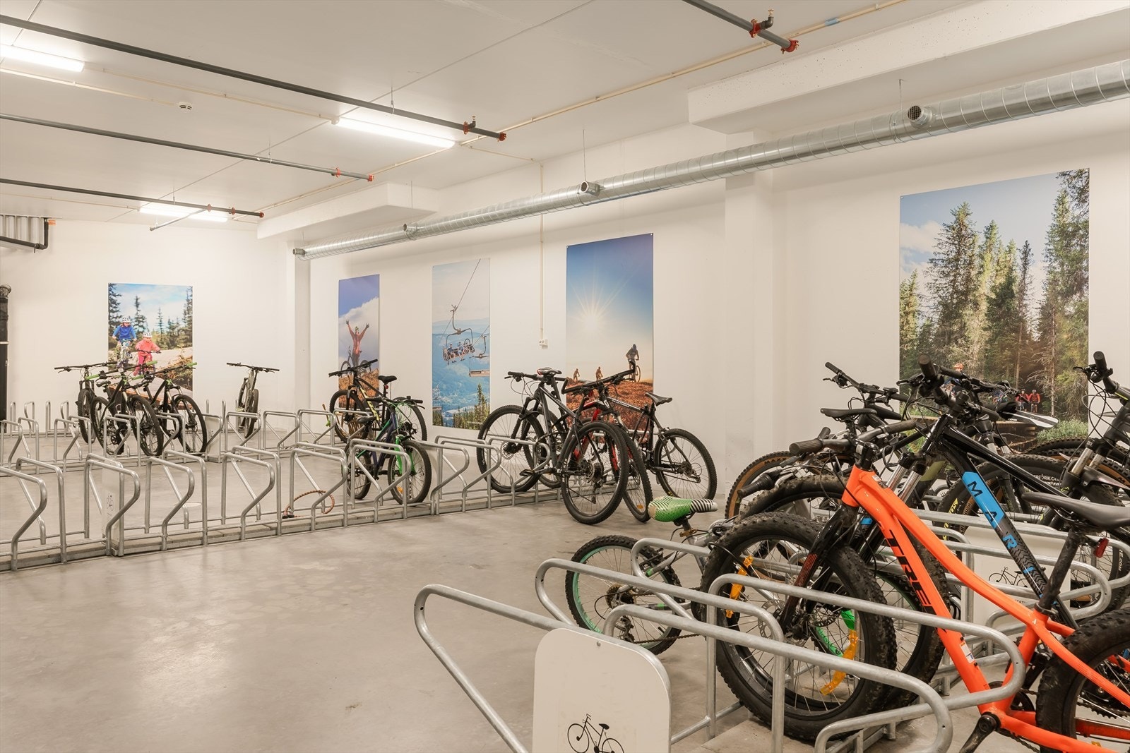 Sameiet har også et felles sykkelrom, tilrettelagt for helårsbruk av fjellet. Galleribilde