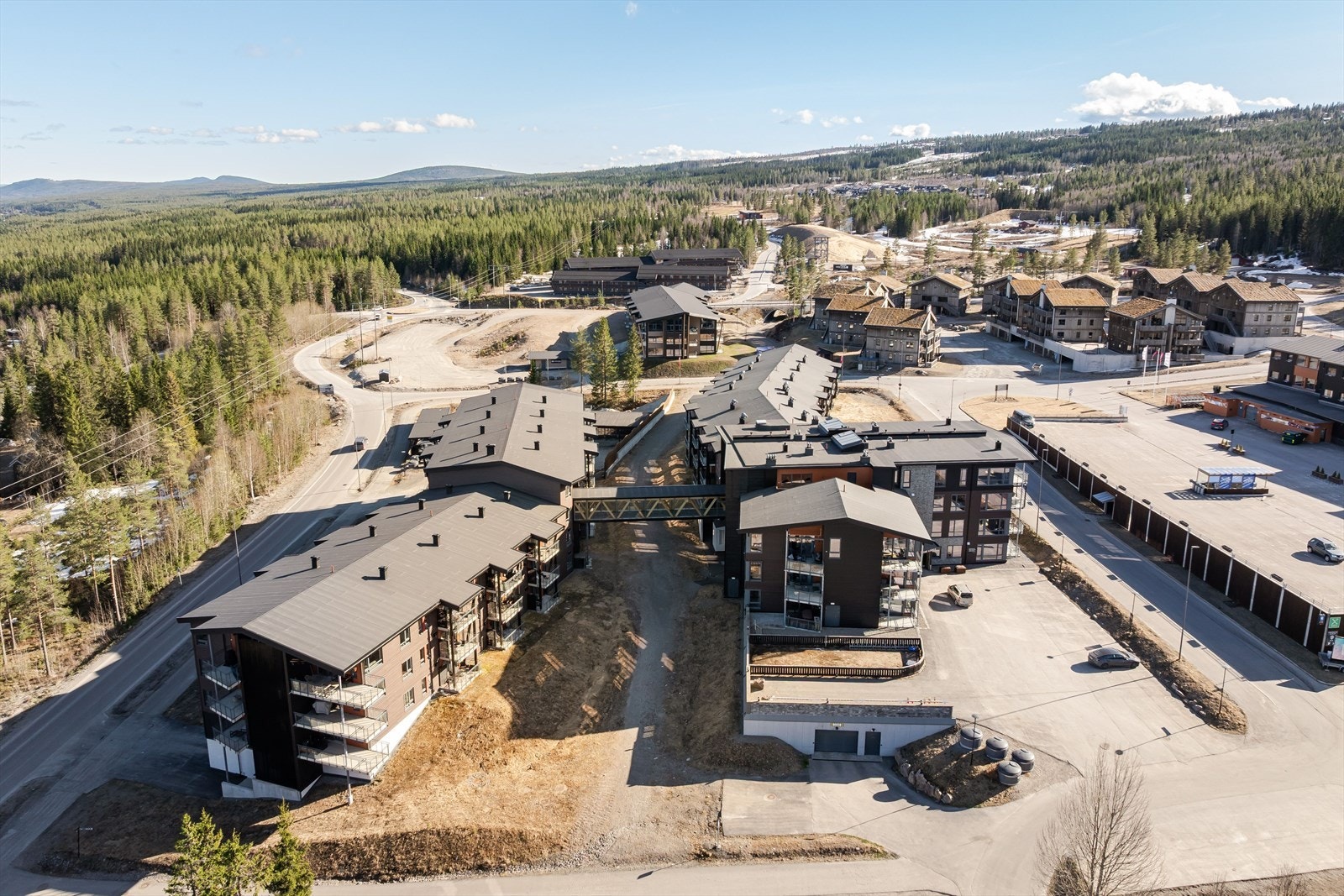 Området byr på aktiviteter året rundt, fra alpint og langrenn om vinteren til sykling og fotturer om sommeren. Galleribilde